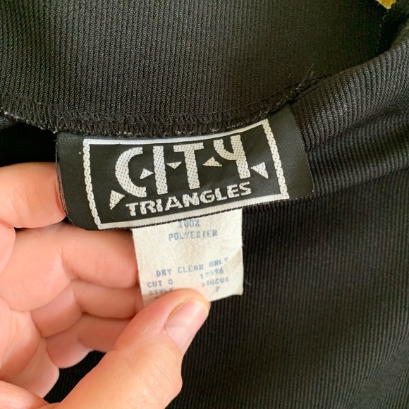 Y2K ribbed City Triangles Black Skirt with front slit 🌴 - Picture 6 of 7